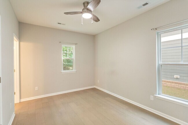 Building Photo - 140 Mizzen Quarter Loop, Yorktown, Va, 23693