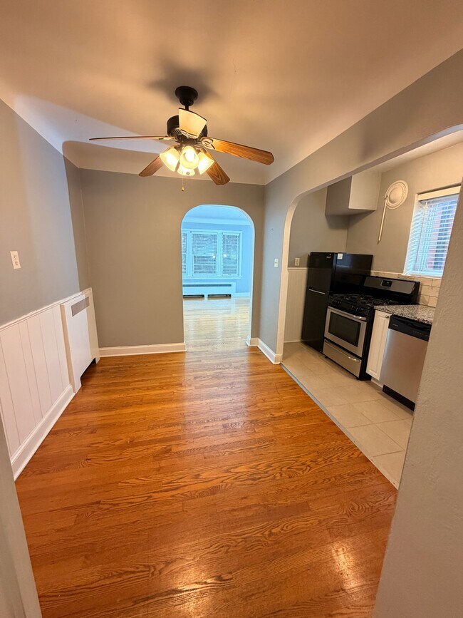 Foto del edificio - 6618-6620 Devonshire Ave