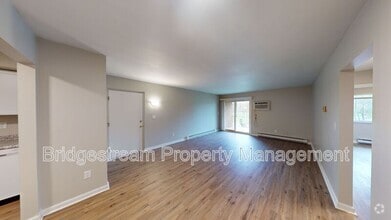 Building Photo - 441 N Broadway St