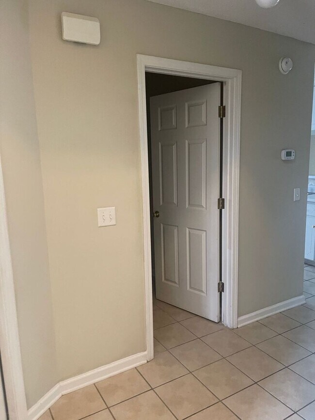 Building Photo - Dunwoody Subdivision