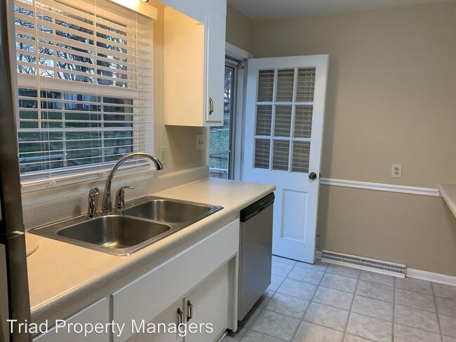 Foto del edificio - 3 br, 2 bath House - 4012 Sedgewood Lane