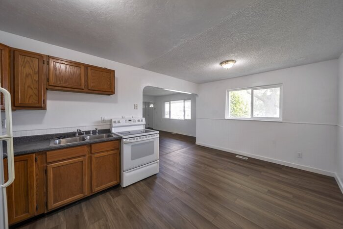 Primary Photo - 4828 S 4380 W