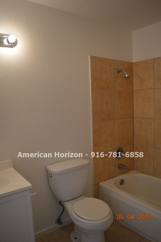 Building Photo - LEASED--Two Bedroom in Rancho Cordova