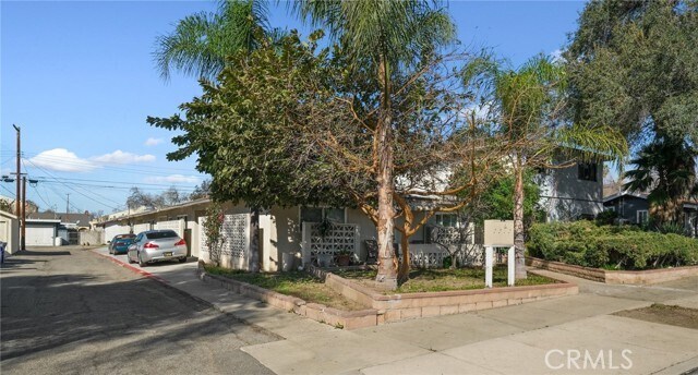 Foto del edificio - 271 N Palm Ave