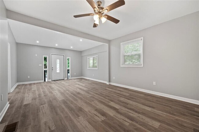 Foto del edificio - 1126 Briarcliff Pl NE