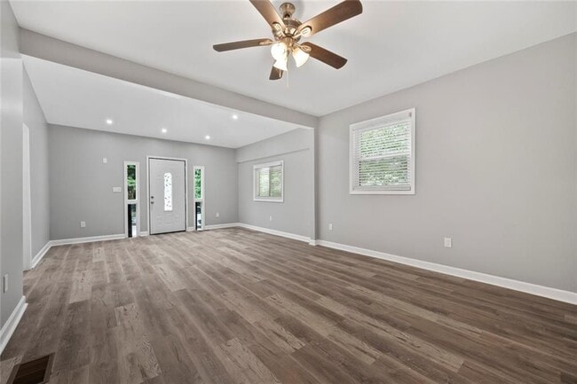 Building Photo - 1126 Briarcliff Pl NE