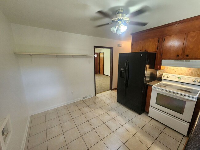 Building Photo - 15713 S Crater Rd