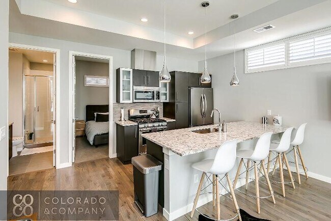 Foto del edificio - 2456 N Clay St