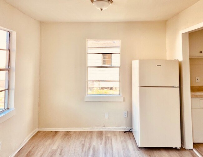 Foto del edificio - BEAUTIFUL REMODELED 3 BEDROOM LEASE HOME CLOSE TO DOWNTOWN HOUSTON