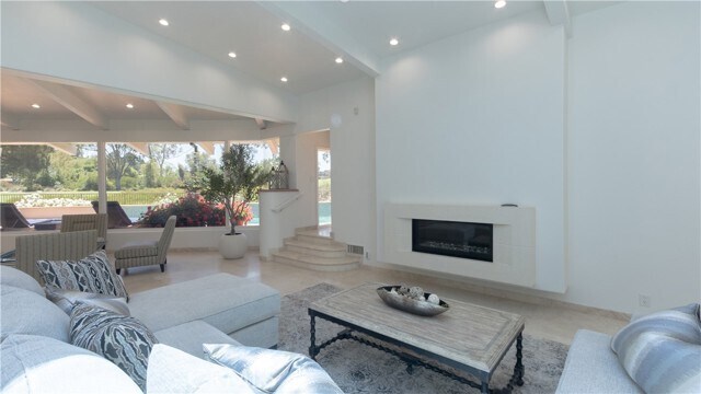 Building Photo - 30421 Mirador Ct
