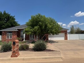 Building Photo - 105 Sandpiper Ct