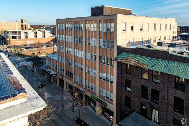 Building Photo - The U at Park East