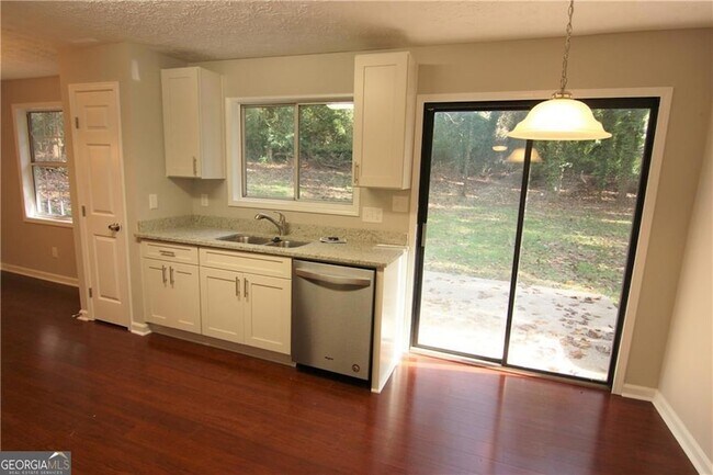 Building Photo - 2257 Turtle Club Dr NE
