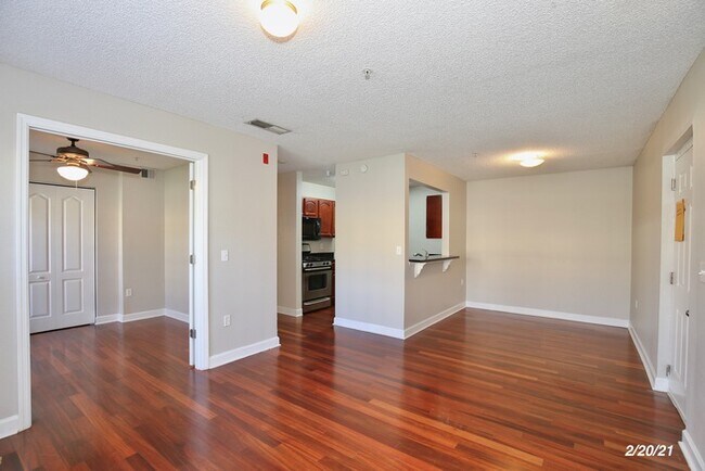Building Photo - 2071 Dixie Belle Dr