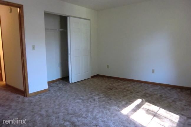 Primary Photo - 22 Peartree Ln