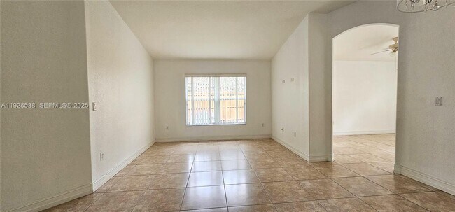 Foto del edificio - 1980 SE 11th St