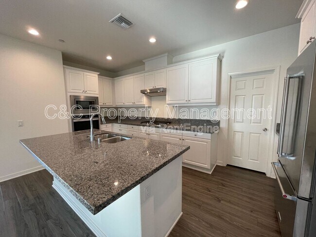 Foto del edificio - 28432 Abbey Ln