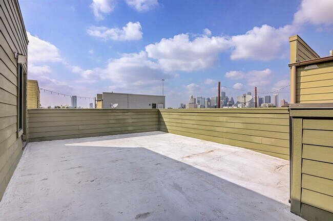 Building Photo - 2106 Holman St