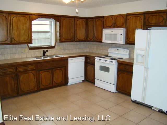 Building Photo - 3 br, 2 bath House - 1109 JUNO CIRCLE