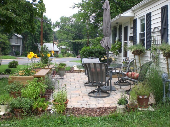Foto del edificio - 2 br, 1 bath House - 1202 Cherry Avenue
