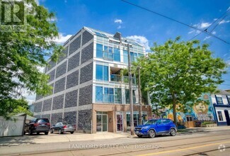 Building Photo - 1636-1636 Dundas St W