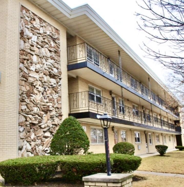 Foto principal - 2 bedroom in Chicago IL 60630