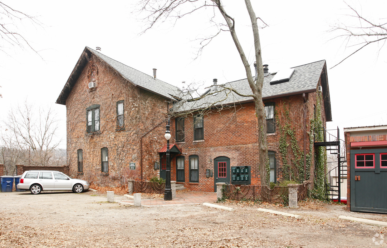 Primary Photo - Old Brewery Apartments