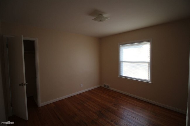 Building Photo - 3 br, 1.5 bath House - 13311 Rosemary Blvd