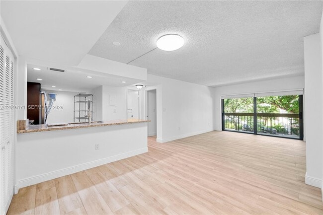 Building Photo - 5201 Orduna Dr