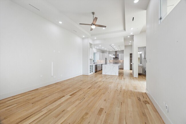 Building Photo - 1515 Truxillo St