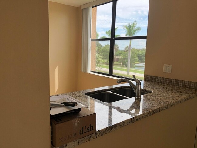 Foto del edificio - 2455 Lindell Blvd