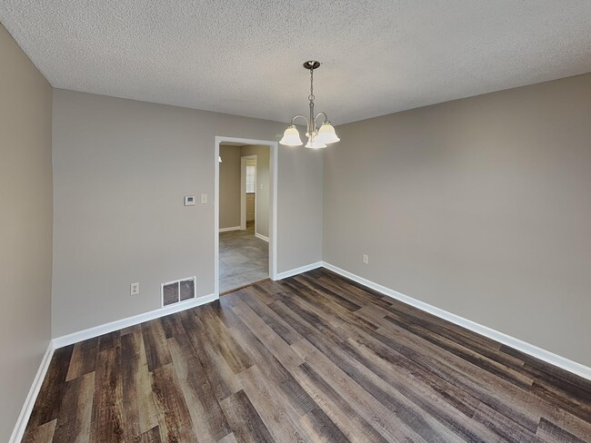 Foto del edificio - 1017 Hawkview Dr