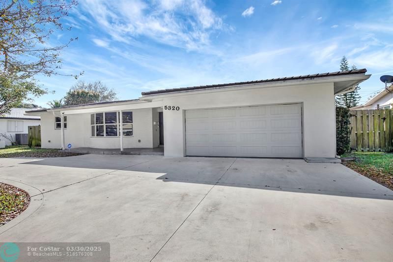 Primary Photo - 5320 SW 8th St