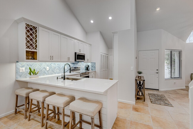 Building Photo - 705 Sea Oats Dr