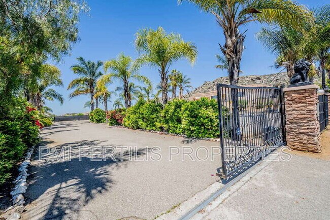 Foto del edificio - 17425 Cyrus Ln