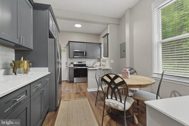 Foto del edificio - 1841 Hillside Rd