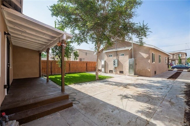 Foto del edificio - 712 W 54th St