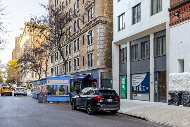 Foto del edificio - 207 W 75th St