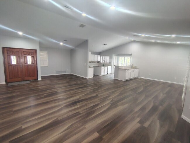 Building Photo - 9047 N Sanguine Dr