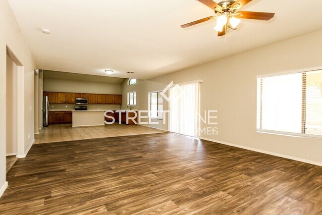 Building Photo - REDUCED! Spacious 5 bedroom home in El Mir...
