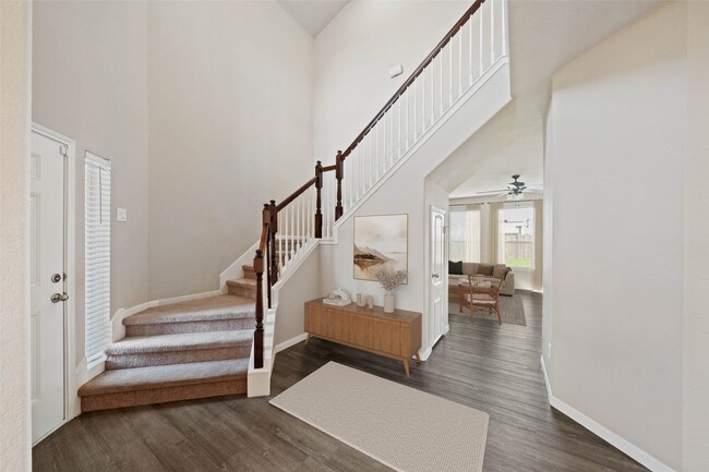 Building Photo - 5934 Carpenters Hollow Court