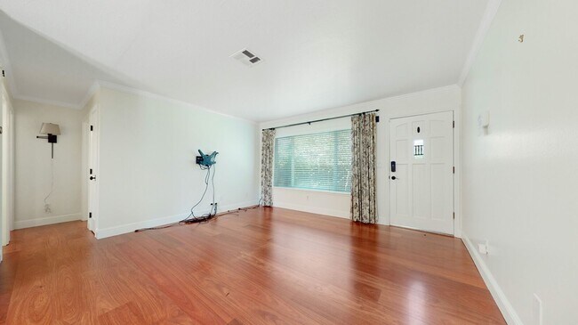 Foto del edificio - Charming Cottage Home In Central Redwood City - 3D Tour