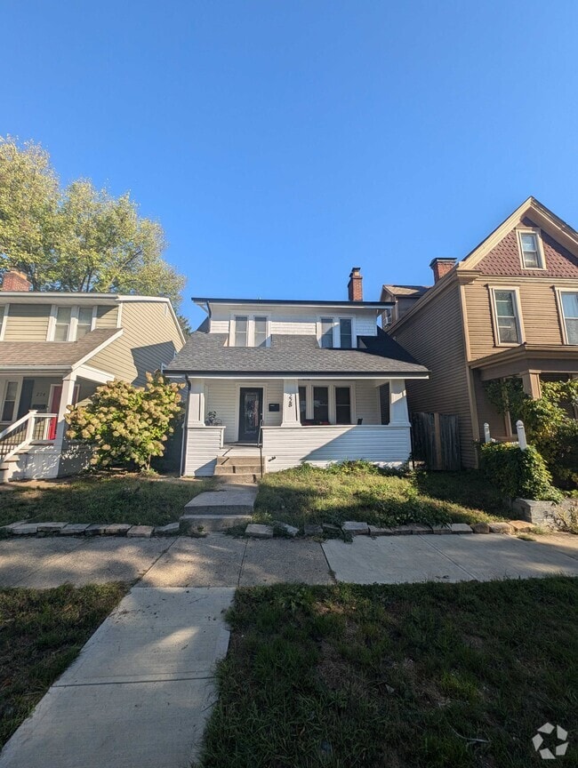 Building Photo - 228 E Gates St