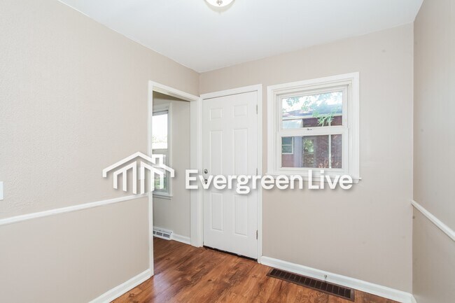 Foto del edificio - 5704 Chandler St