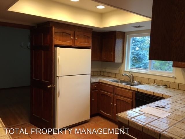 Building Photo - 5 br, 3 bath House - 18459 TWIN CREEKS RD