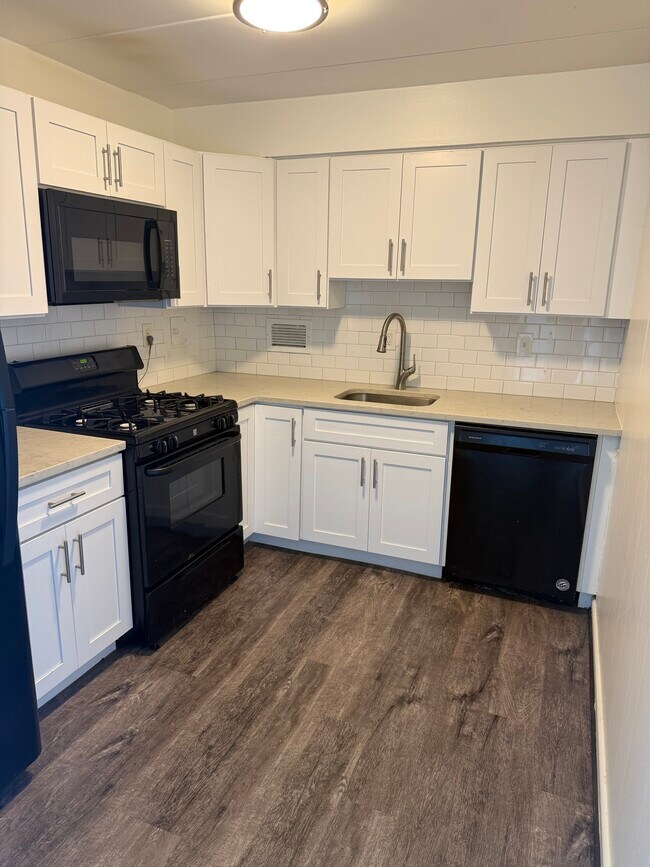 Foto del edificio - 6011 Emerson St