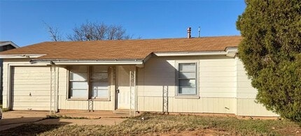 Building Photo - 5310 Laguna Dr