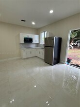 Building Photo - 559 NW 2nd St