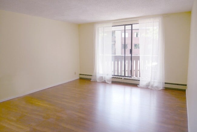 Building Photo - 8640 Citation Dr