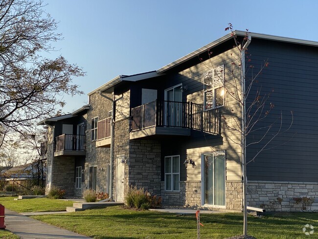 Building Photo - 1251 & 1241 Woodward Heights, Hazel Park